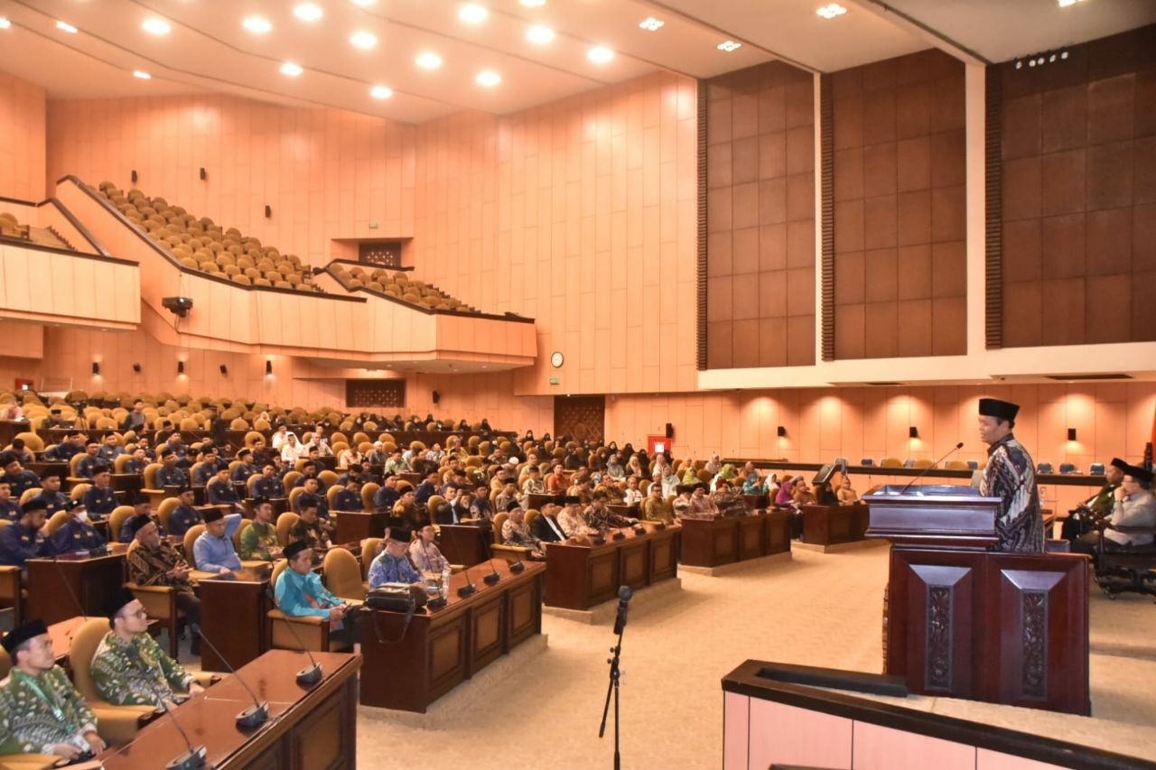 Hadiri Pelepasan Ratusan Guru Ngaji/Da’i DDII ke Pedalaman, HNW: Juru Dakwah Selamatkan Umat, Kuatkan NKRI