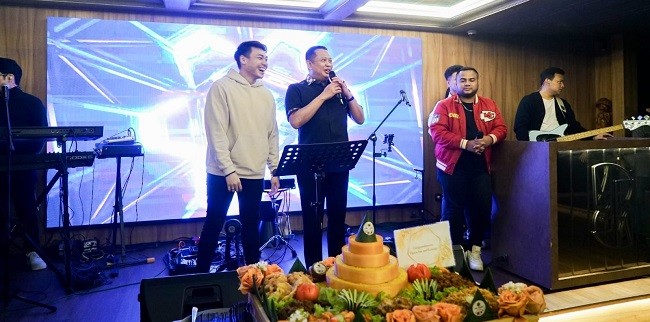 Bamsoet Resmikan Cafe di Black Stone Garage Kenayoran Baru yang Menampung Banyak Tenaga Kerja