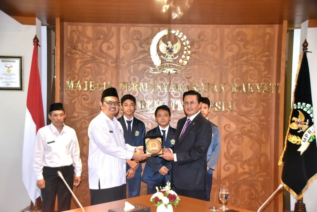 Cetak Siswa Berprestasi Dunia, Fadel Minta MTsN 1 Kota Tangsel Buat Program Pembinaan Khusus