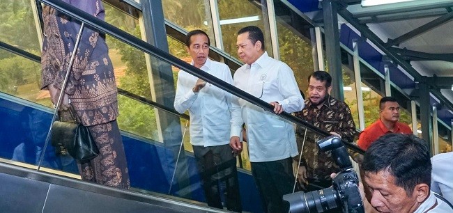 Dampingi Presiden Jokowi Resmikan LRT Jabodetabek, Ketua MPR RI Dorong Percepatan Transportasi Umum yang Murah dan Aman