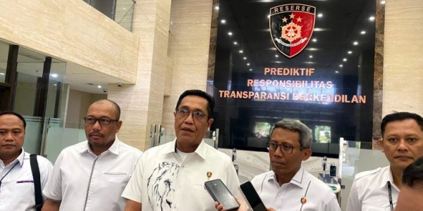 Tujuh Jam Diperiksa, Penyidik Bareskrim Beri 47 Pertanyaan ke Rocky Gerung