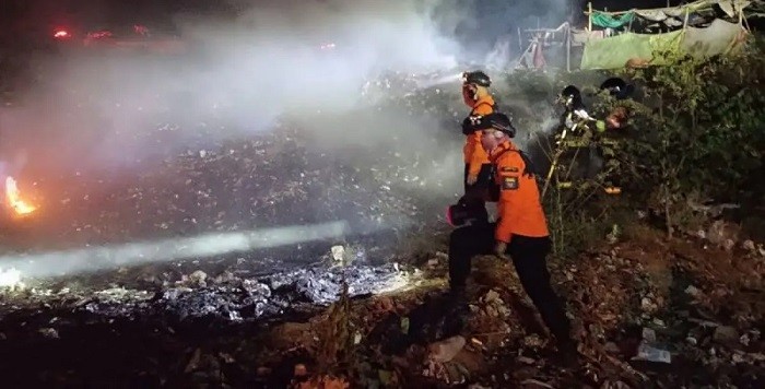 Kebakaran TPA Kopi Luhur, Ribuan Warga Cirebon Mengungsi