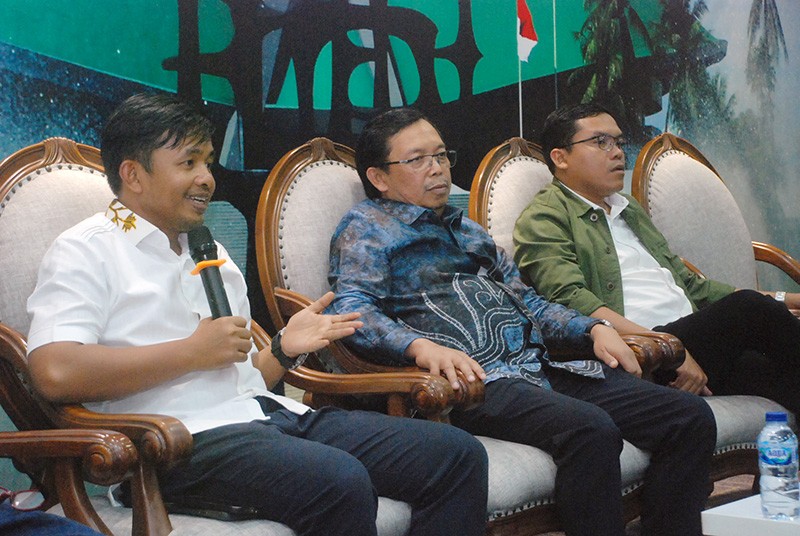 Dialekika Demokrasi Tema "Jadwal Pendaftaran Pasangan Capres-Cawapres Dimajukan, Apakah Jadi Langkah Tepat KPU?"