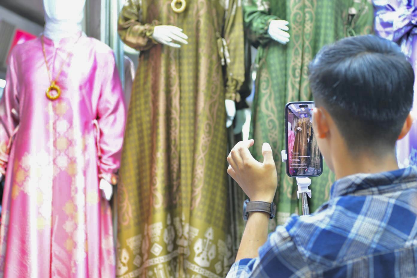 Pasar Tanah Abang Sepi, Teten: Tak Ada Cara Lain UMKM Harus Go Digital