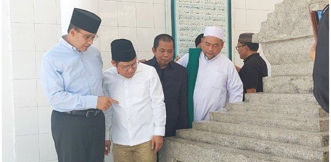 Anies dan Muhaimin Ziarah ke Makam Pangeran Diponegoro 