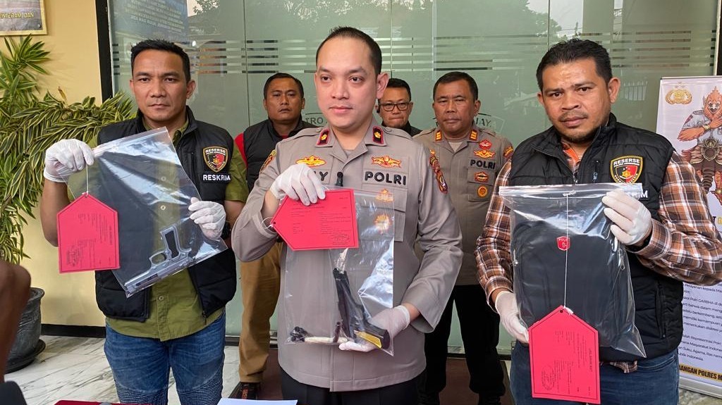 Sadar Cuma Bawa Senpi Mainan, Korban Curanmor di Kembangan Bekuk Dua Pelaku