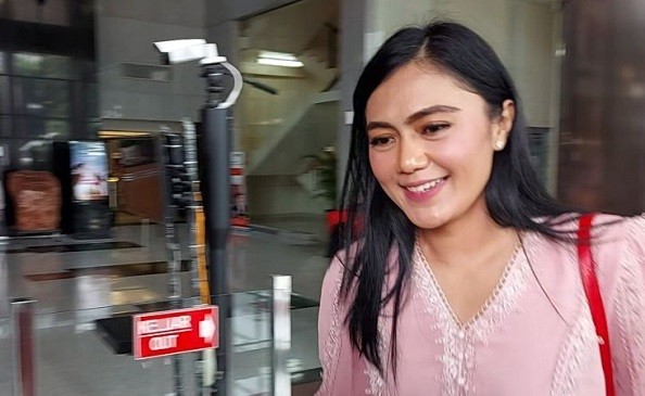 Presenter TV Brigita Manohara Dihadirkan di Sidang Suap Ricky Ham Pagawak