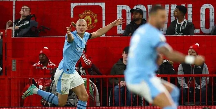 Manchester City Permalukan Manchester United 3-0 di Kandangnya Sendiri