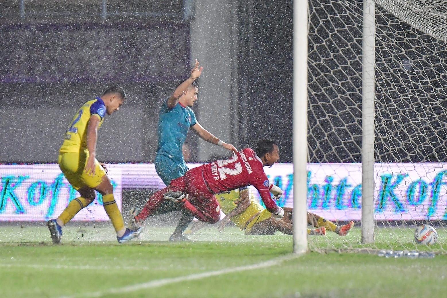 Gol Eksel di Waktu Tambahan Bawa Barito Tahan Imbang Persita