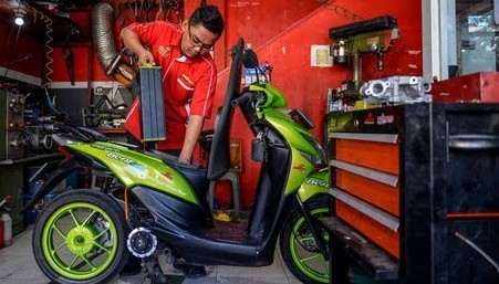 Kritik Subsidi Motor Listrik Jadi Rp10 Juta, Ekonom: Kualitas Transportasi Publik yang Perlu Ditingkatkan