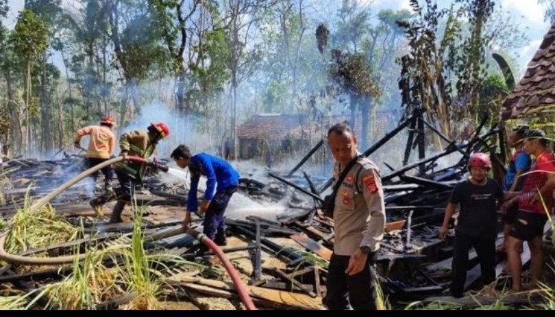 Kebakaran Rumah di Gunung Kidul,  Uang Rp35 Juta Hasil Jual Ternak  Hangus