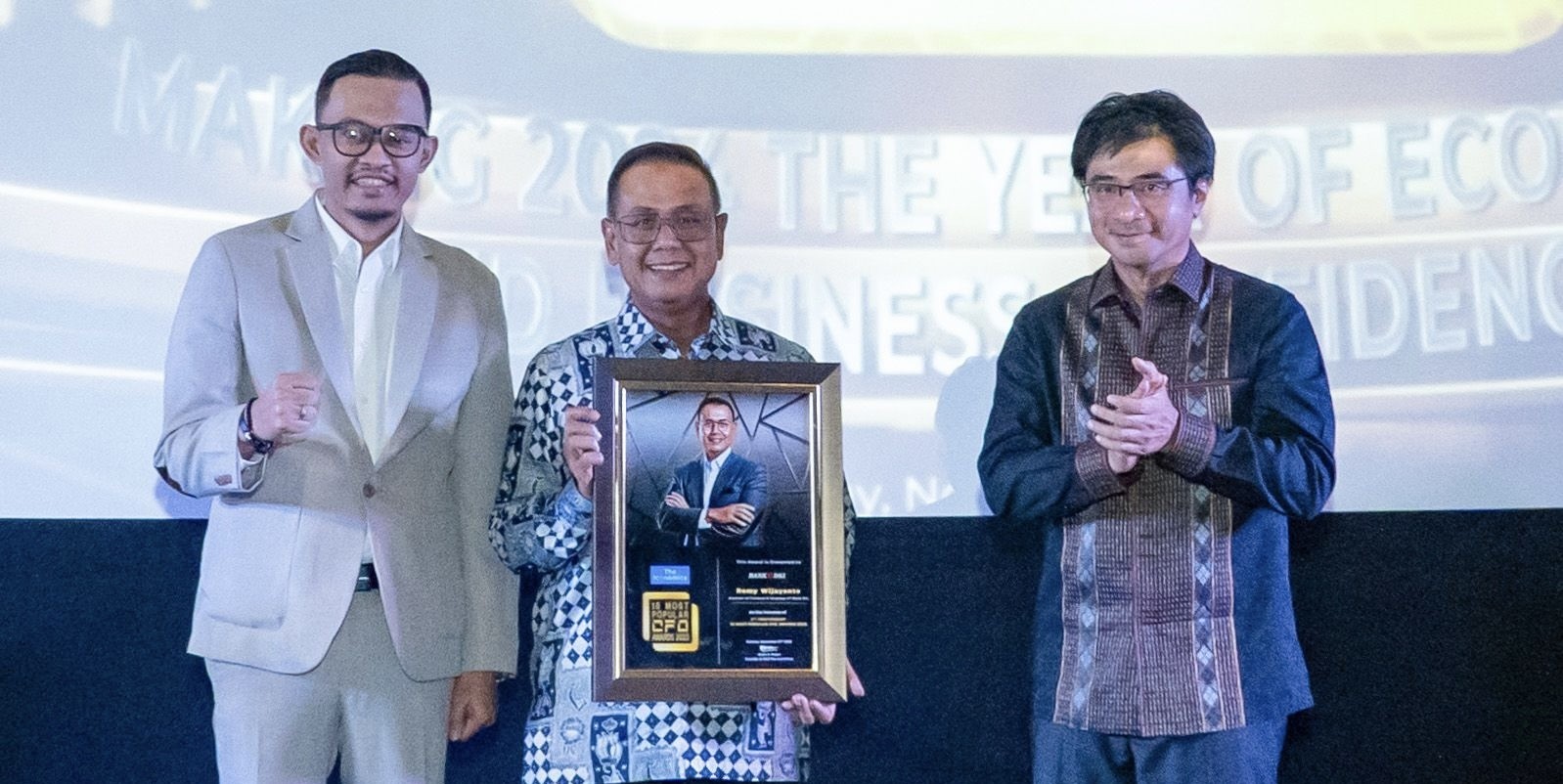 Direktur Keuangan & Strategi Bank DKI Raih Penghargaan Sebagai 10 Most Popular CFO Tahun 2023