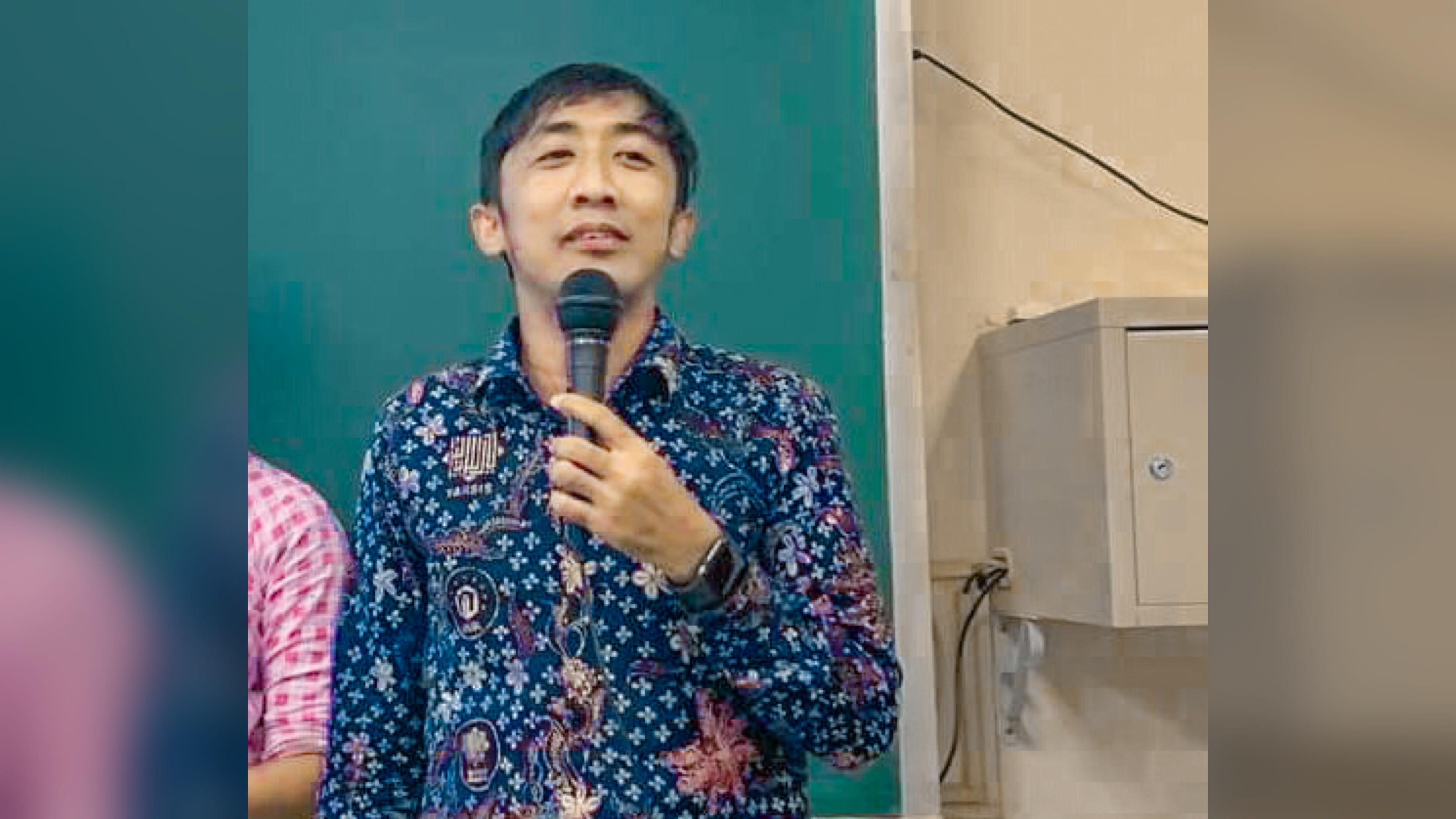 Membayangkan Unusa