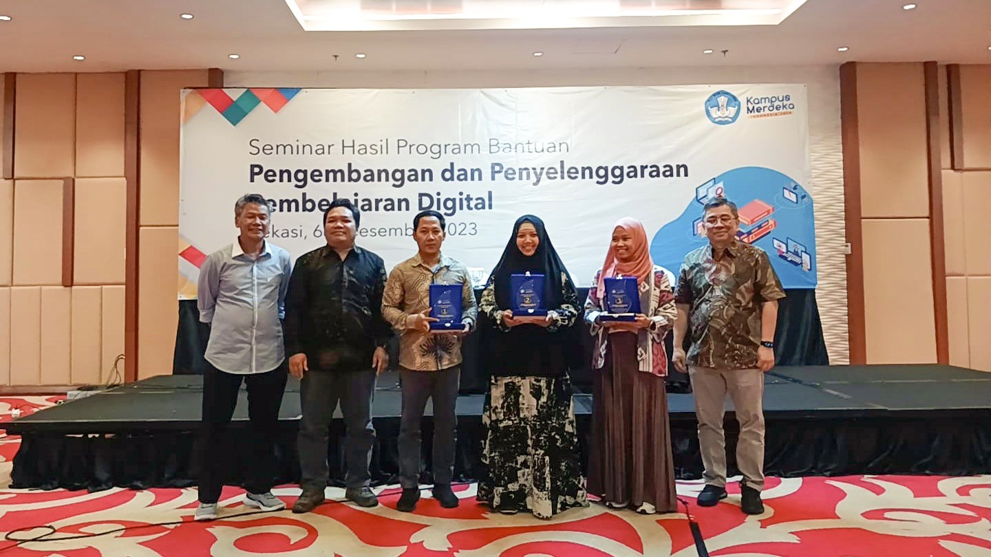 Terbaik Dalam Wujudkan Pembelajaran Digital, ITS Raih Penghargaan P3D Dikti