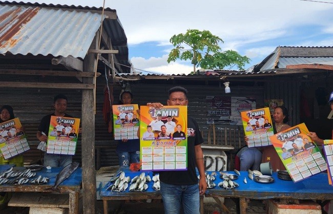Relawan Bergerak Datangi Rumah-rumah Warga, Ajak Pilih AMIN