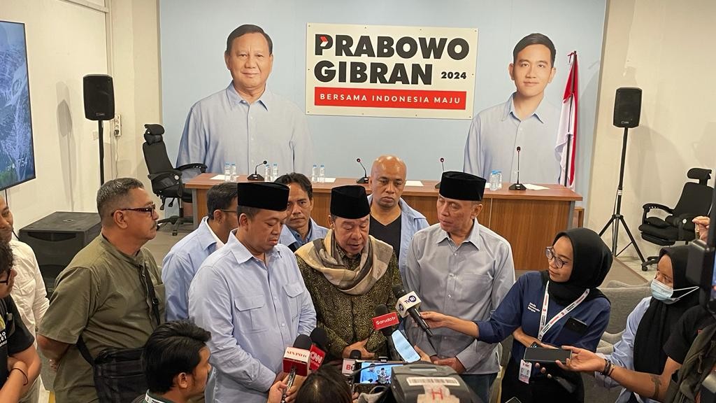 Pimpinan Ponpes Buntet Dukung Prabowo-Gibran, Iwan Bule: Insya Allah di Jabar Menang Telak!