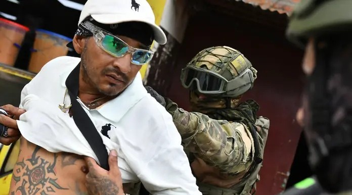 Situasi Keos, Presiden Ekuador Kerahkan Militer Perangi Geng Kartel Narkoba