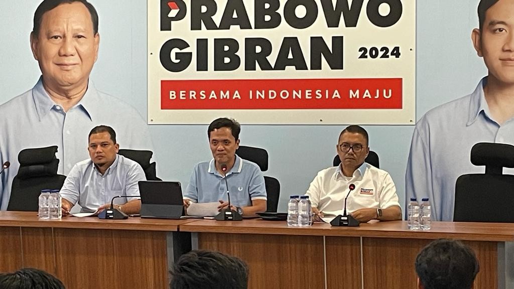 TKN Prabowo-Gibran Bakal Laporkan Koran Achtung ke Polisi