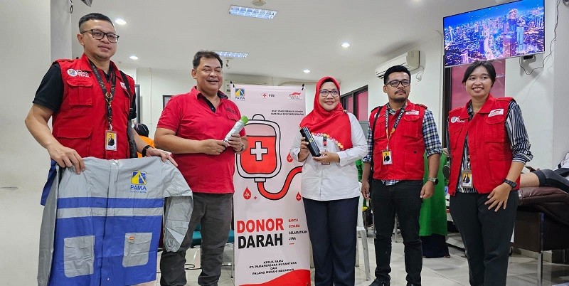 Masyarakat dan Karyawan Antusias Ikuti Giat Donor Darah PT Pamapersada