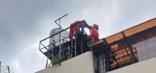 Tukang Pembersih Toren Ditemukan Meninggal dalam Tangki Air