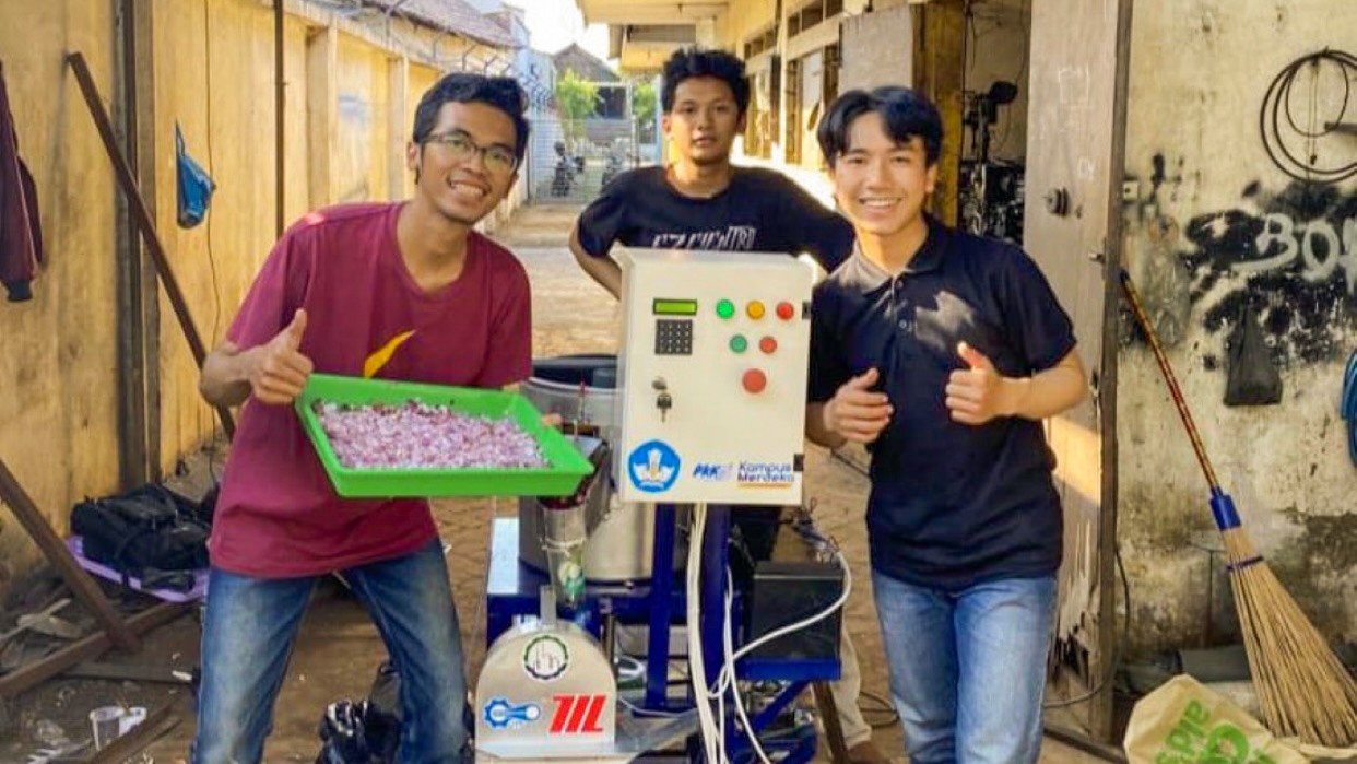 Inovasi Mahasiswa ITS Bantu Tingkatkan Efisiensi Pengolahan Bawang