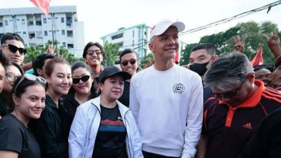 Olahraga Bareng Warga Pluit, Ganjar: Cuacanya Adem, yang Panas Biar di Medsos Saja