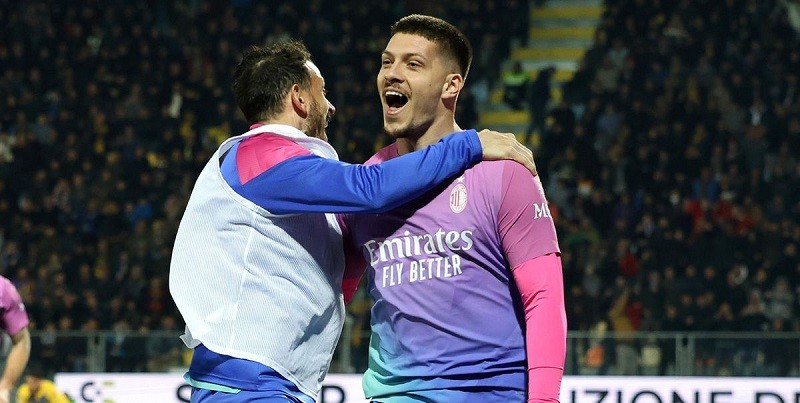 AC Milan Taklukan Frosinone di Kandangnya Dengan Skor 3-2