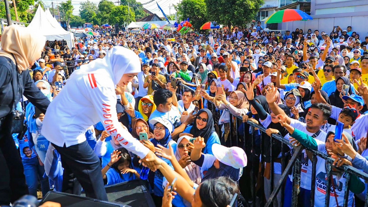 Jalan Sehat Bersama Masyarakat Banyuwangi, Khofifah: Bangun Persaudaraan di Tahun Politik