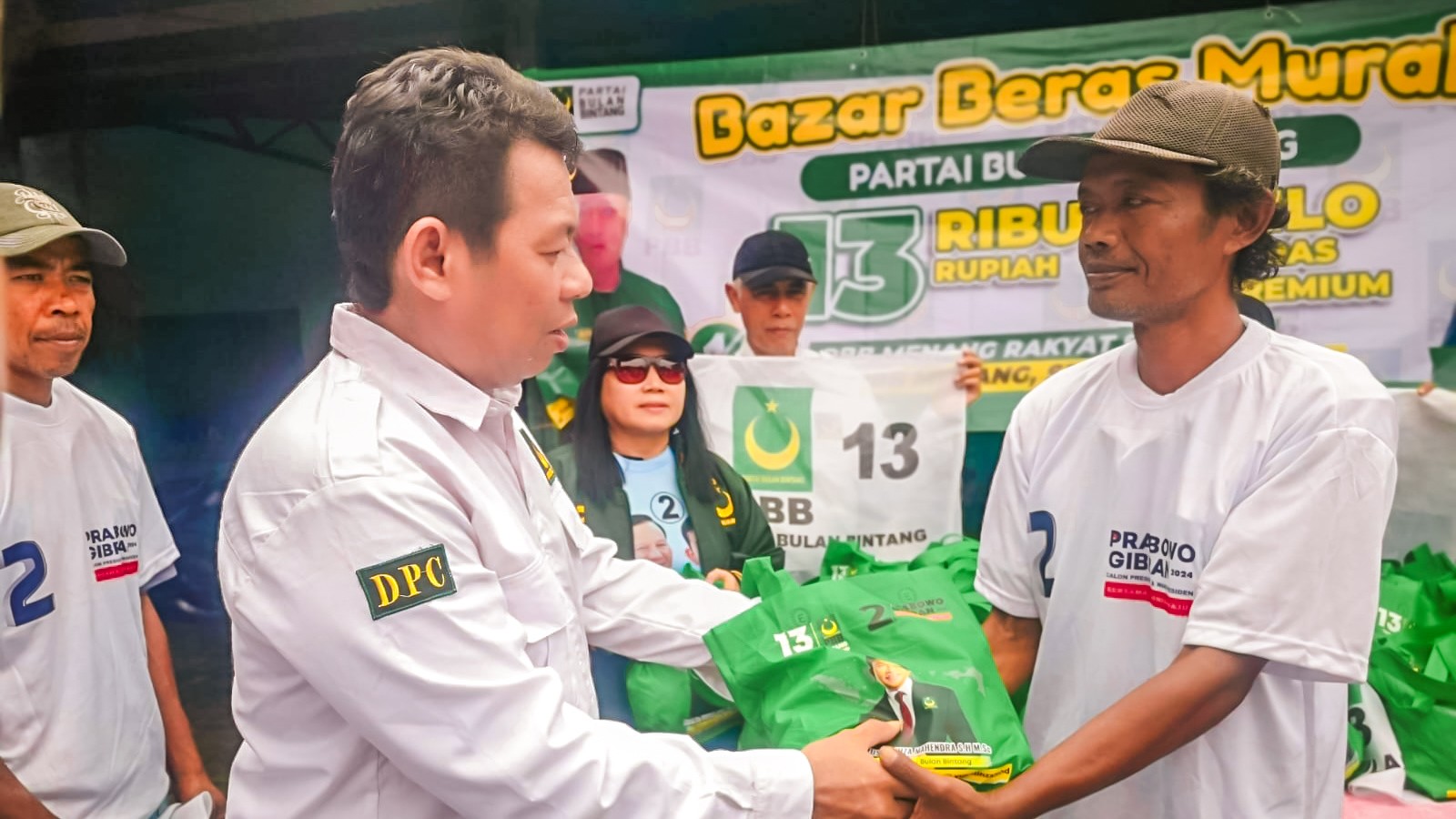 Gelar Bazar Beras Murah Serentak di Jatim, Partai Bulan Bintang: Ini Solusi untuk Masyarakat
