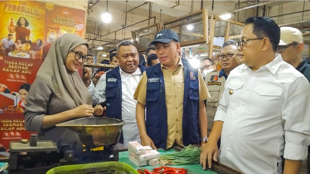 Ketua KPPU RI Tinjau Langsung Pasar di Surabaya Guna Antisipasi Harga Bapok Jelang Puasa