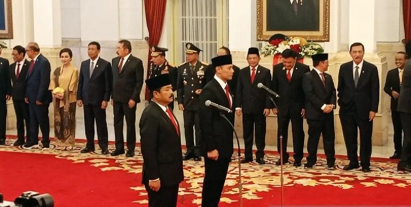 Jokowi Lantik Hadi Tjahjanto Sebagai Menko Polhukam dan AHY Menteri ATR/BPN