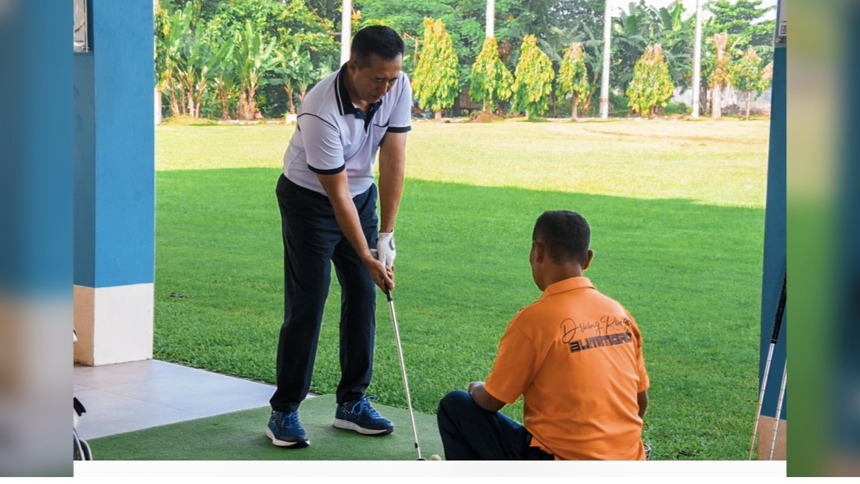 Bermain Golf, Cara Dankodiklatal Jaga Stamina Saat Berpuasa