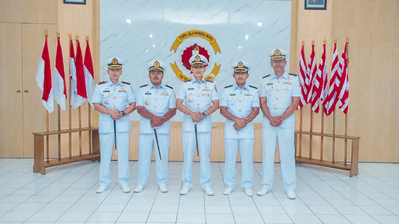 Dua Tongkat Komando di Jajaran Pusdikbanmin Diserahterimakan
