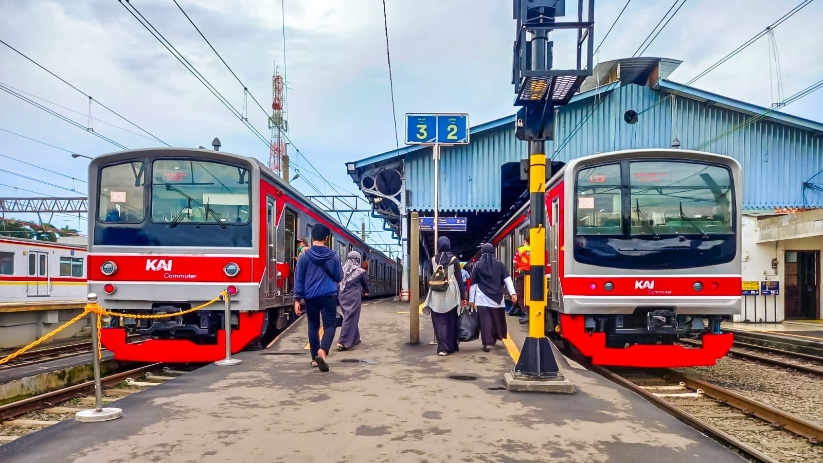 KAI Commuter Persiapkan Layanan Angkutan Lebaran untuk Pengguna Commuter Line Antar Kota