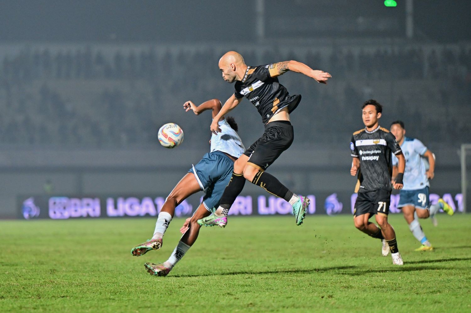 Dewa United Pecundangi Persita Tangerang 4-1