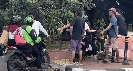 Jasa Naik Trotoar Bagi Pemotor Viral di Medsos, Dishub DKI Sebut Sudah Ditertibkan