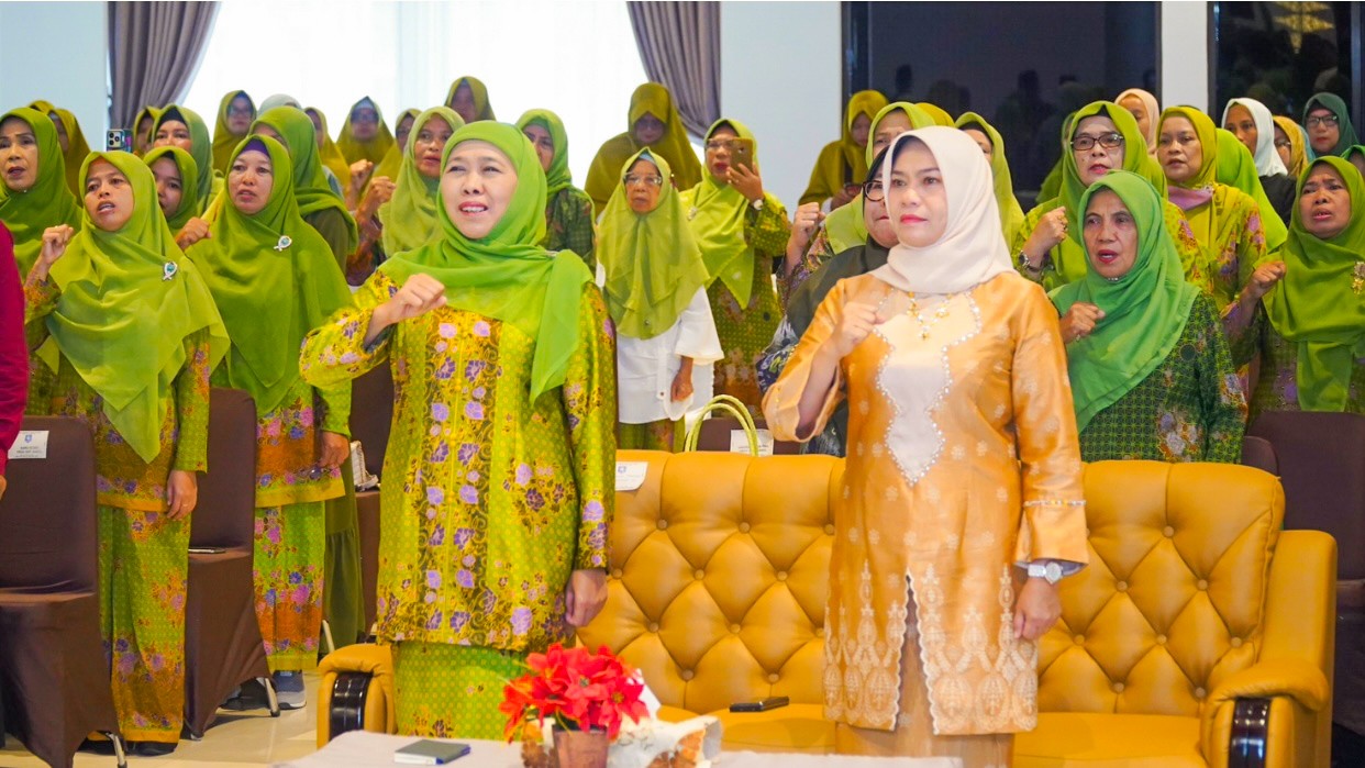 Khofifah Lantik Pengurus PW Muslimat NU Babel: Pentingnya Peran Ibu Bangun Ketahanan Keluarga