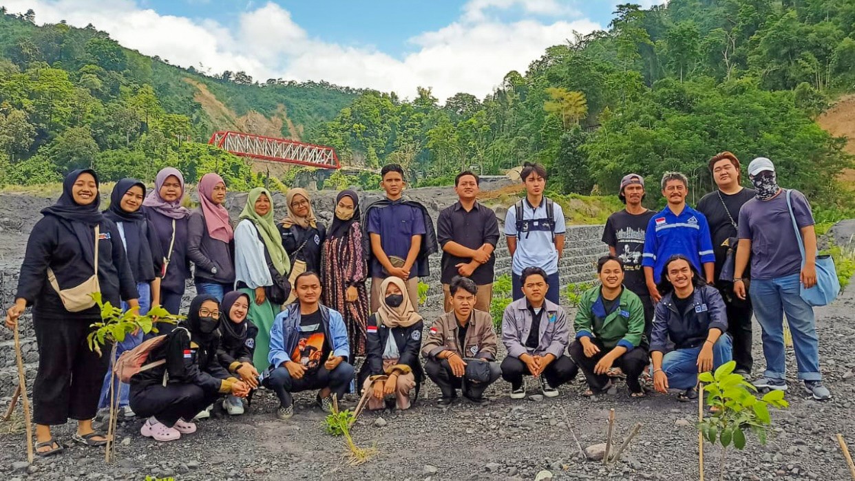 Bhakti Ramadhan Semeru 2024, Relawan ITS Santuni Anak Yatim di Lumajang