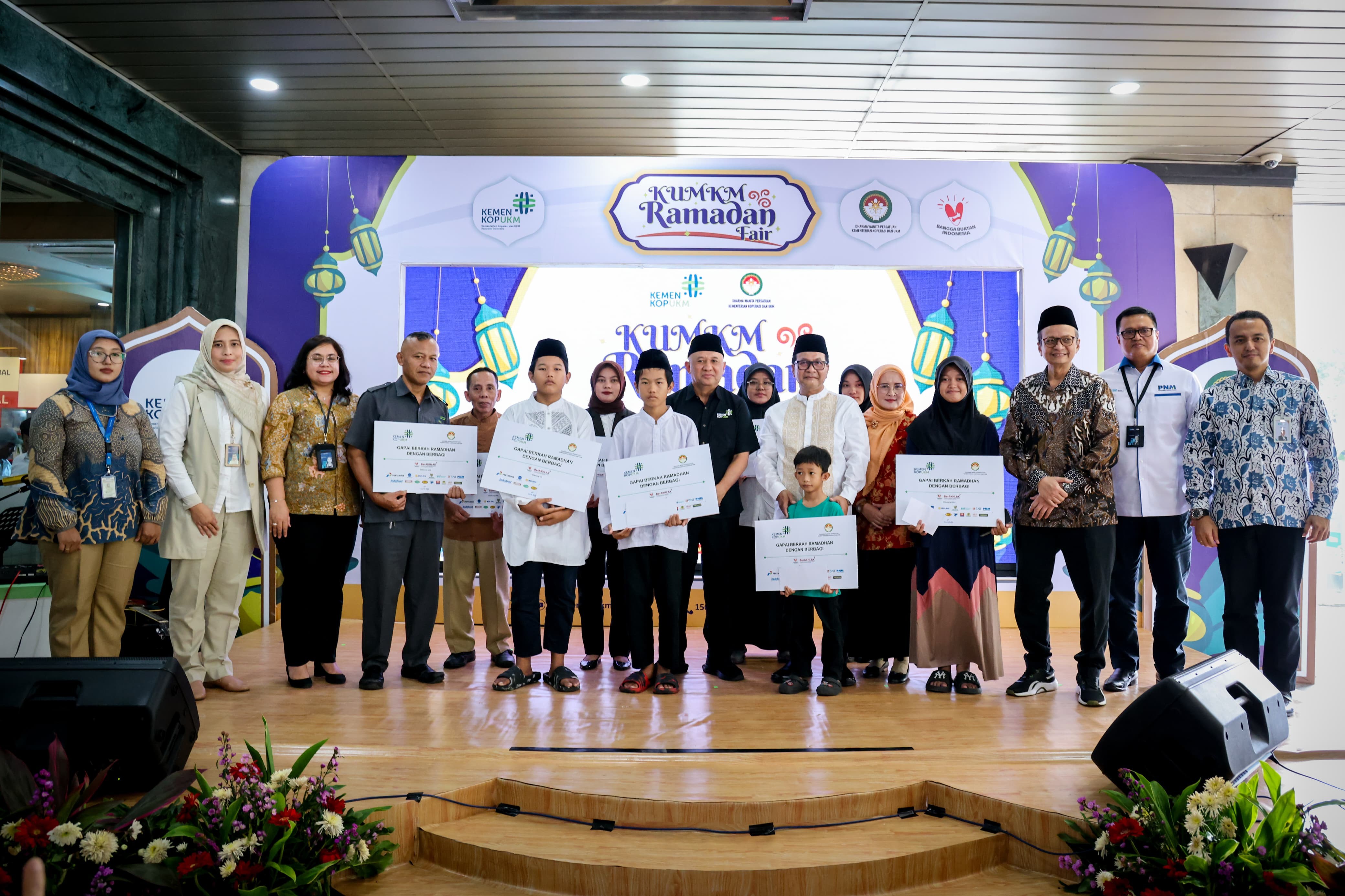 Teten Resmikan KUMKM Ramadan Fair 1445 H dan Gerakan Zakat