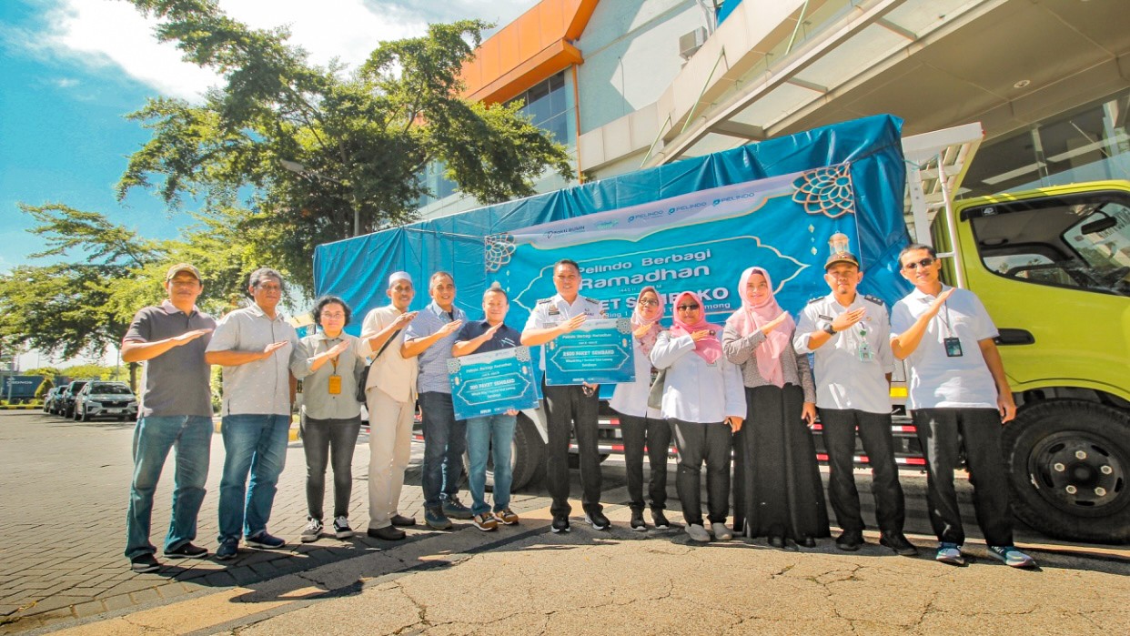 Program Pelindo Berbagi Ramadan, TTL Salurkan 2.800 Paket Sembako