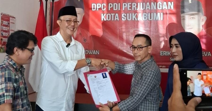Ayep Zaki Serahkan Formulir Pendaftaran Bakal Calon Walikota Sukabumi
