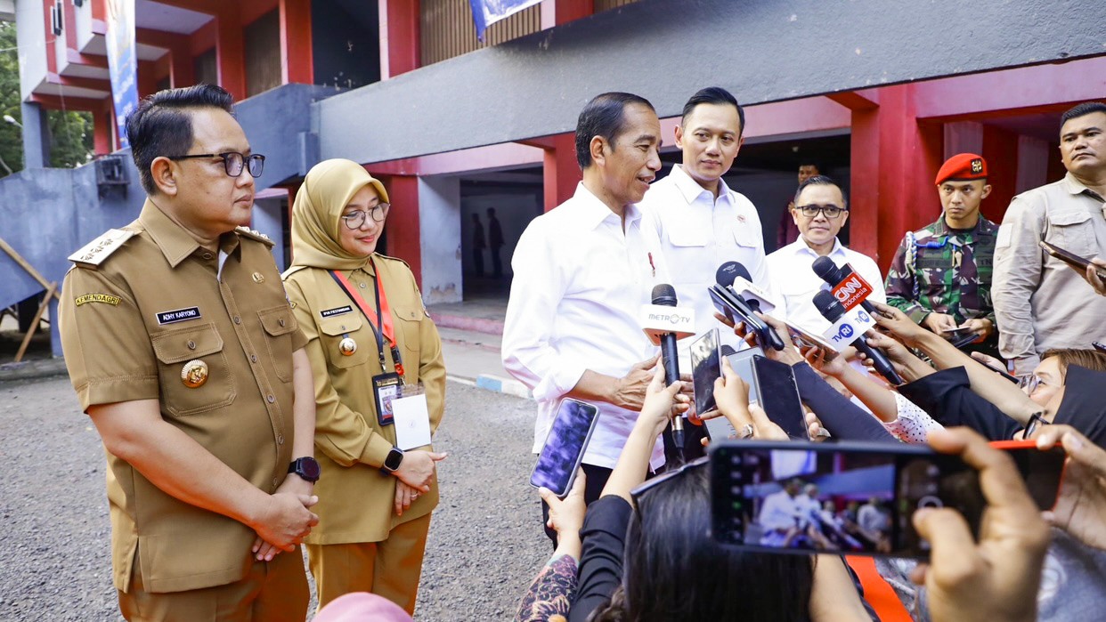 Presiden RI Serahkan 10.323 Sertipikat Tanah di Banyuwangi, Pj Gubernur Jatim Komitmen Kawal PTSL