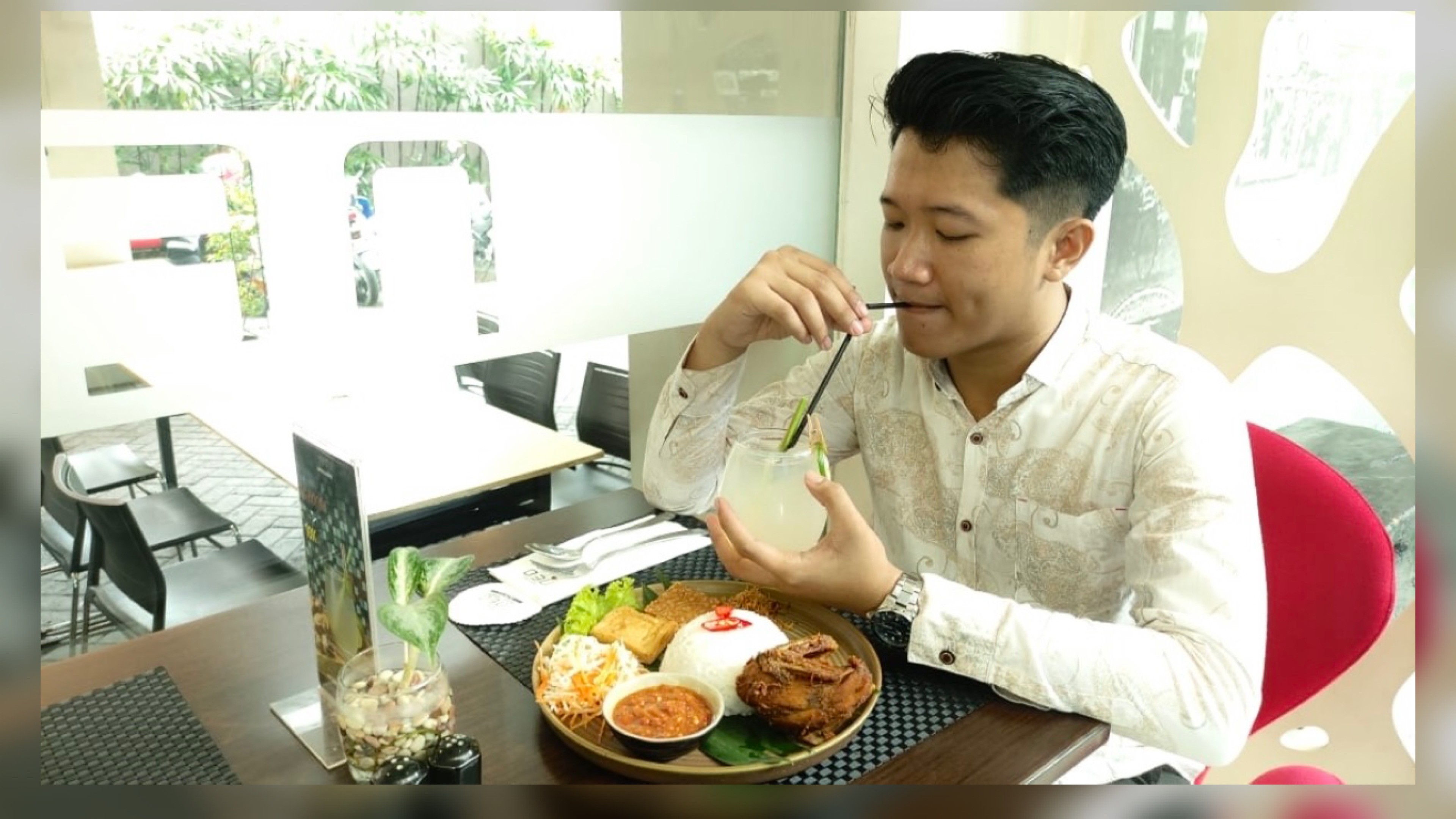 Sensasi Kenikmatan Ayam Goreng Kremes di Neo Gubeng Surabaya