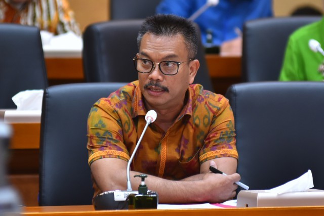 DPR Minta Kemenkes Atasi Masalah Kelulusan Bidan Pendidik