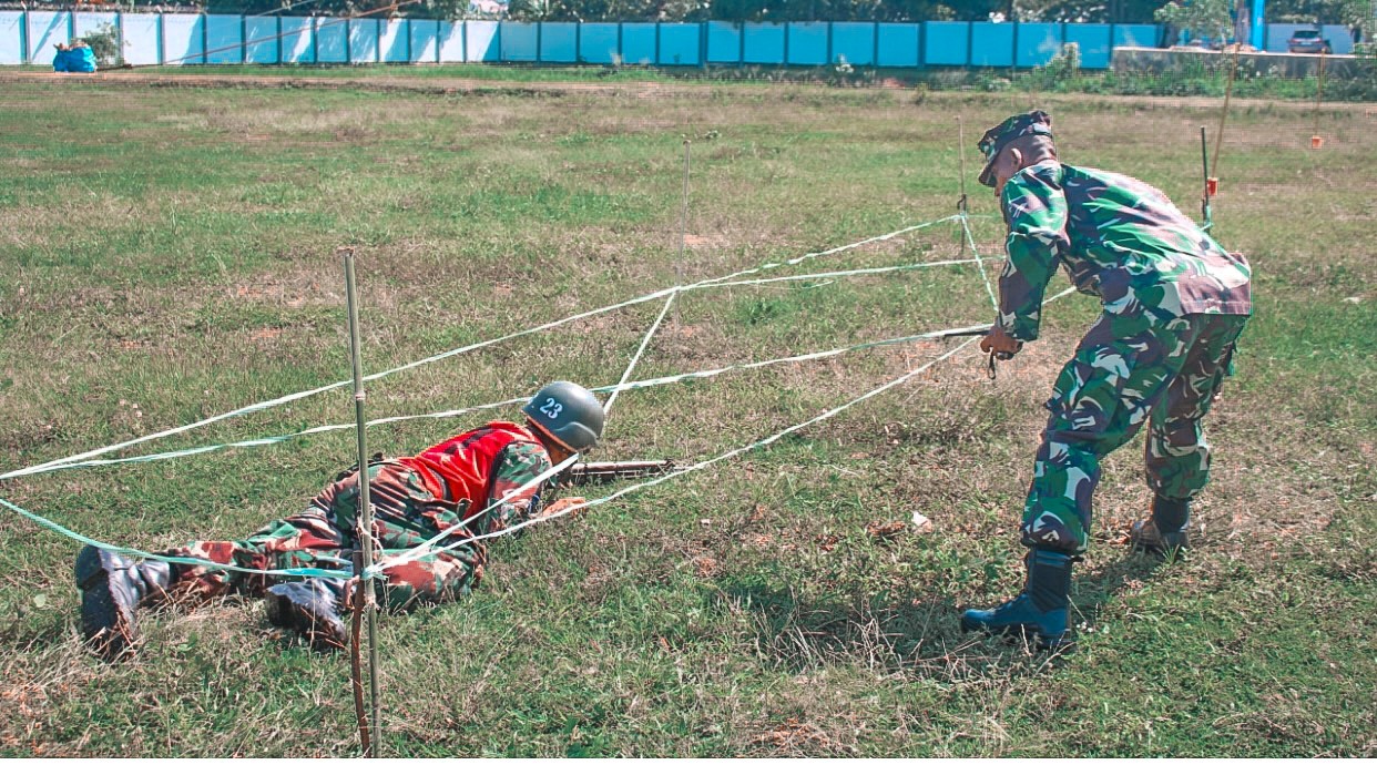 Penuh Semangat, Siswa Satdik-2 Kodiklatal Sambut Hardikal Lomba PBB & Ketangkasan Estafet