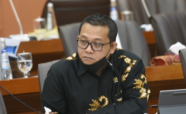 Tolak Pengurangan Hari Kerja, DPR Minta Erick Thohir Fokus Dongkrak Kinerja BUMN