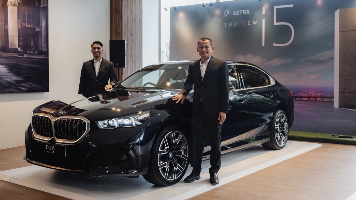 BMW Astra Luncurkan First-Ever BMW i5, Sedan Terlaris di Dunia Kini Hadir di Jawa Timur