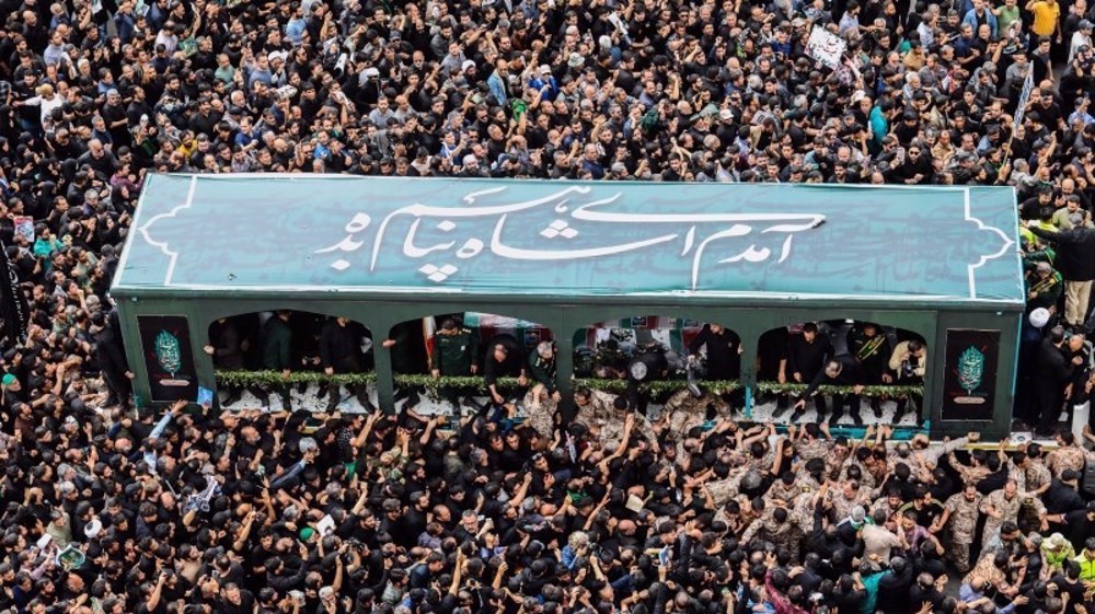 Diiringi Jutaan Pelayat, Jenazah Presiden Raisi Dimakamkan di Komplek Makam Imam Ali Ridha ra