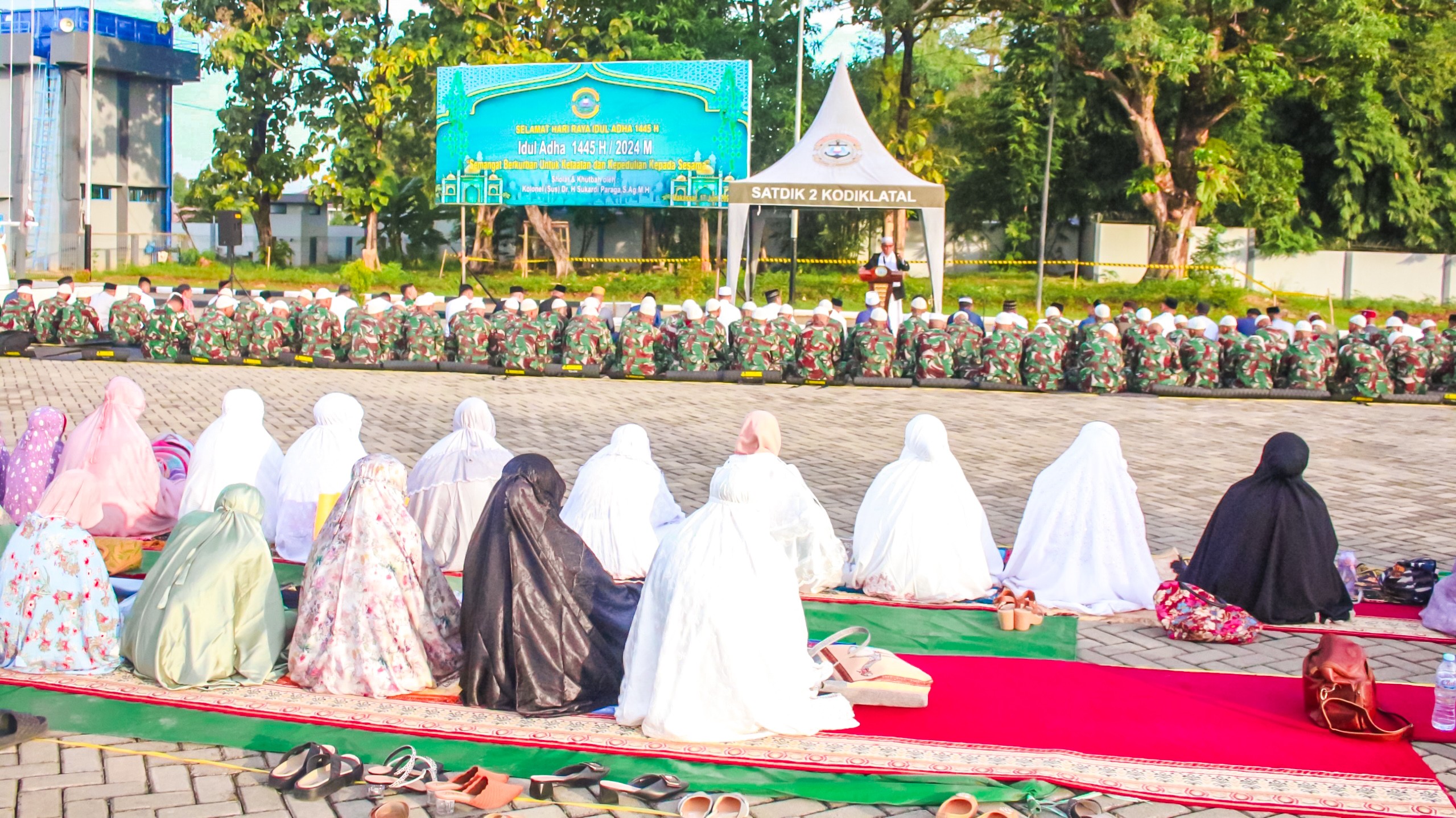 Khusyuk dan Khidmat, Keluarga Besar Satdik-2 Kodiklatal Rayakan Idul Adha 1445 H/2024 M