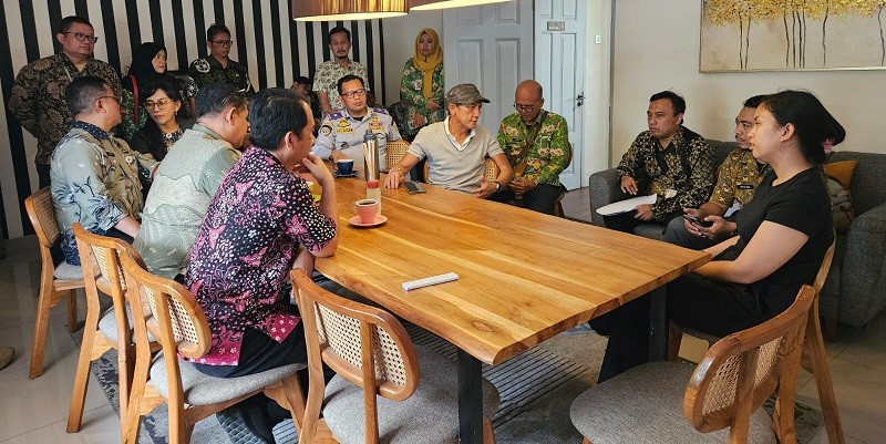 Respons Keluhan Masyarakat, Pemkot Jaksel Sidak Dua Restoran di Melawai 